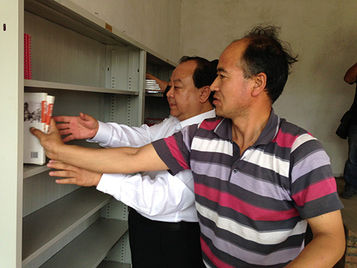 中国西部开发促进会为甘肃省红色革命老区学校捐助“梦想书屋”落成11.jpg