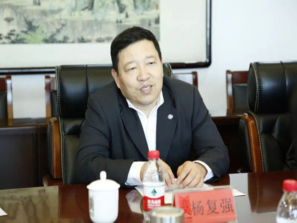 中国西部开发促进会携手车军团、北京工美集团 “捐献爱心·共享书香”2.jpg