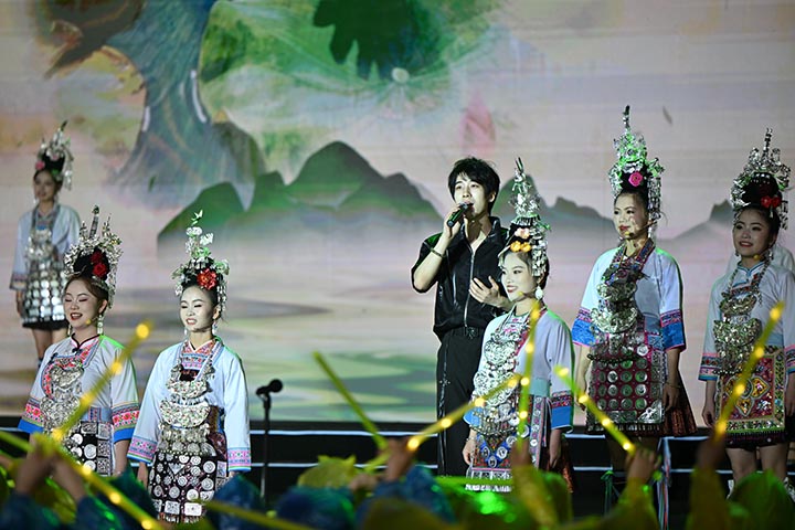 端午主题文化活动在贵州铜仁举行。