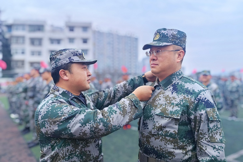市西街道“三项教育”暨军事训练启动仪式举行 启动仪式。刘苏黔摄