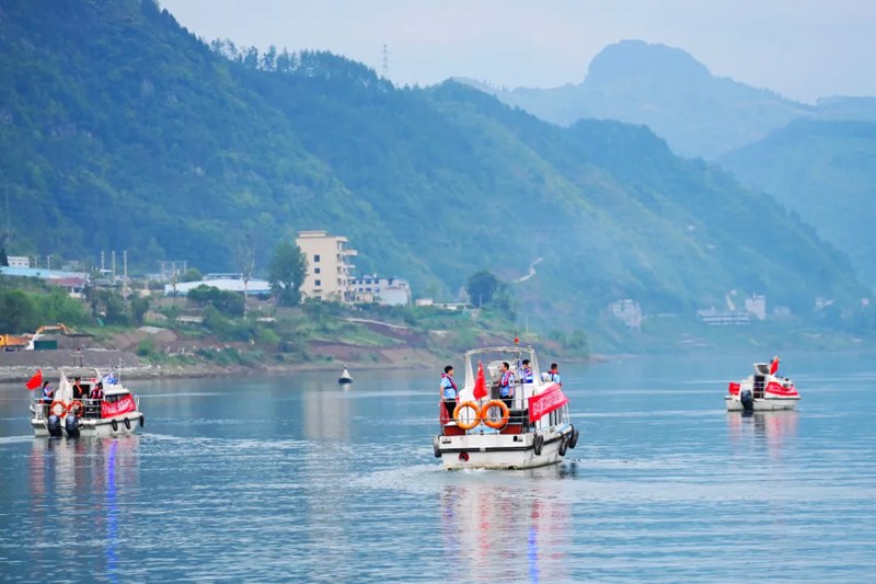 2024年4月17日至19日，贵州省沿河县公安局与重庆市彭水县、酉阳县相关部门开展联合执法巡航活动。贵州省公安厅供图