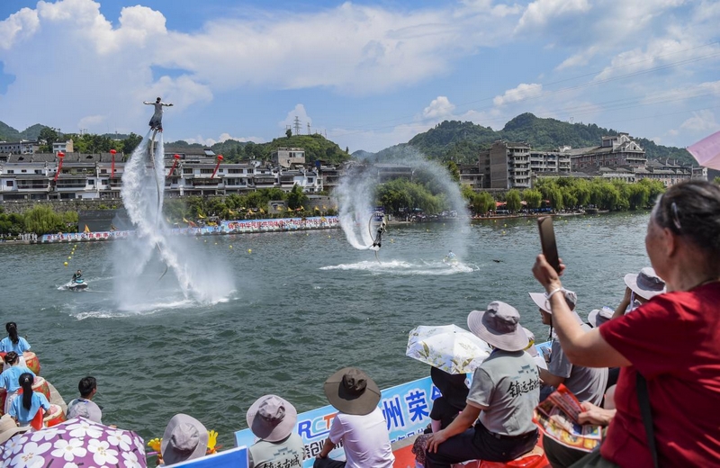 现场表演活动。