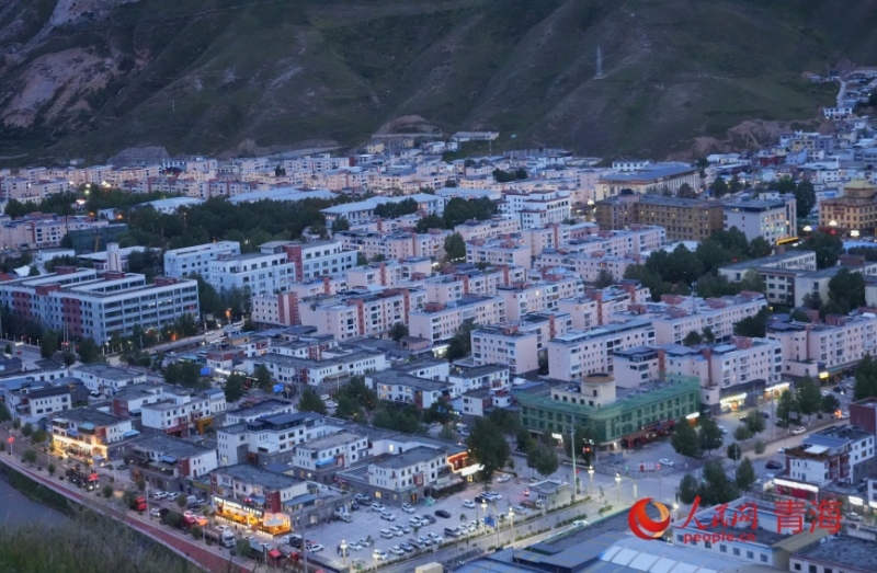 从当代山远眺。人民网记者 甘海琼摄