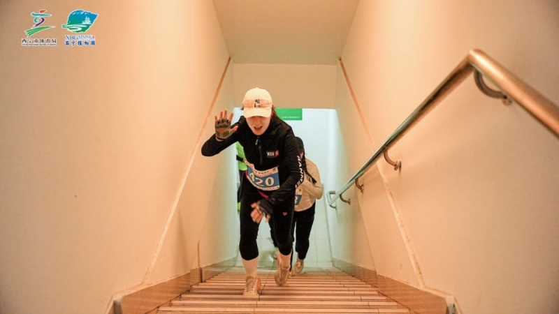 参赛健儿冲刺。西宁市体育局供图