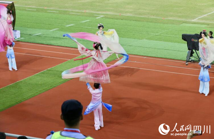 开幕式现场。人民网记者 朱虹摄